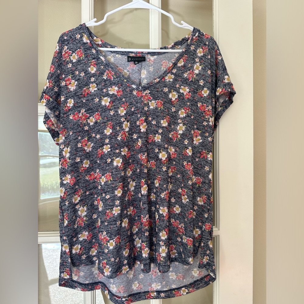 floral blouse/tee